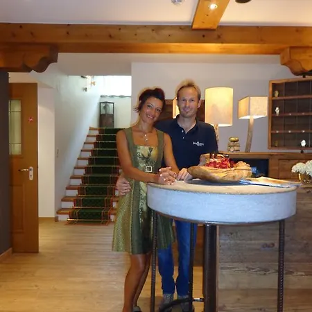 Burgschrofn Hotell 3*