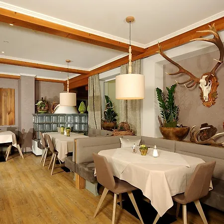 Burgschrofn Hotel 3*