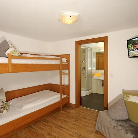 Hotell Burgschrofn 3*