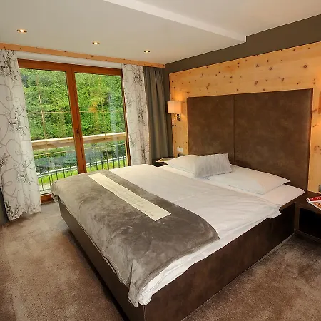 Hotell Burgschrofn Tux
